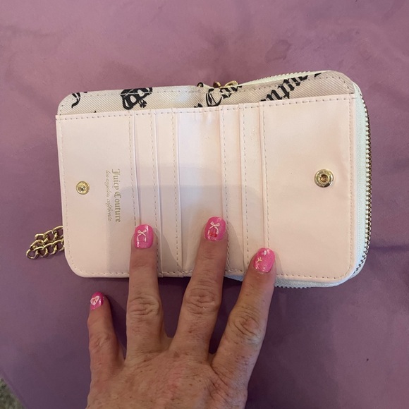Juicy Couture White Wallet with Gold Zipper - Picture 4 of 5